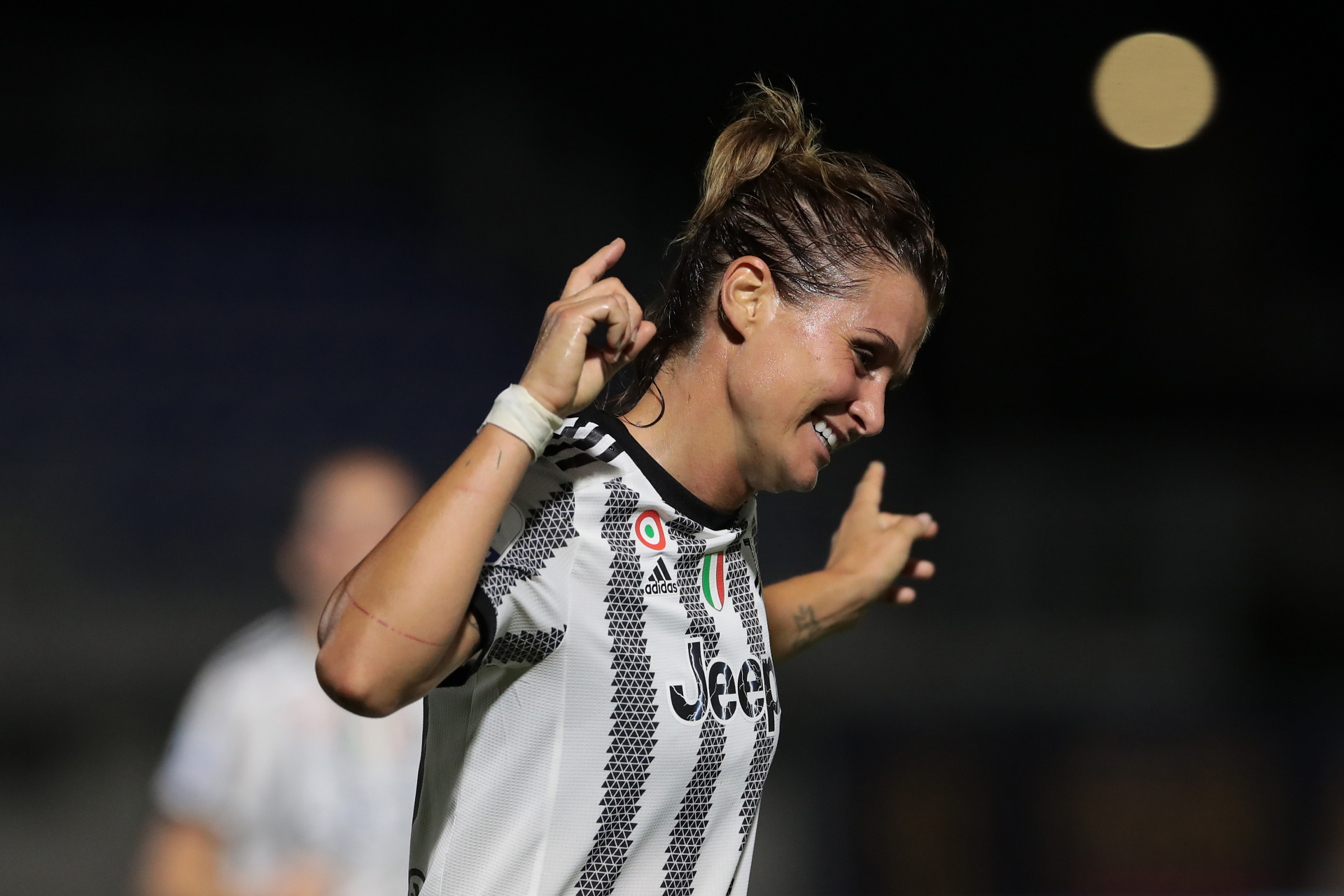 九游VIP-意大利女足队球员准备举办慈善赛事