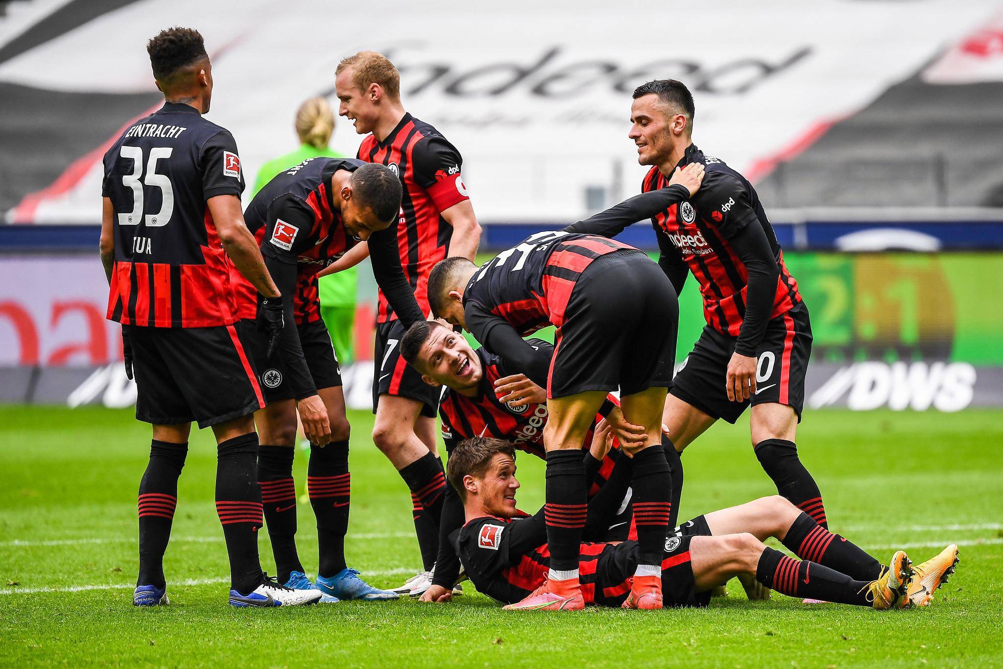 九游娱乐官方网站-里尔队主场大胜，继续争取法甲联赛成功