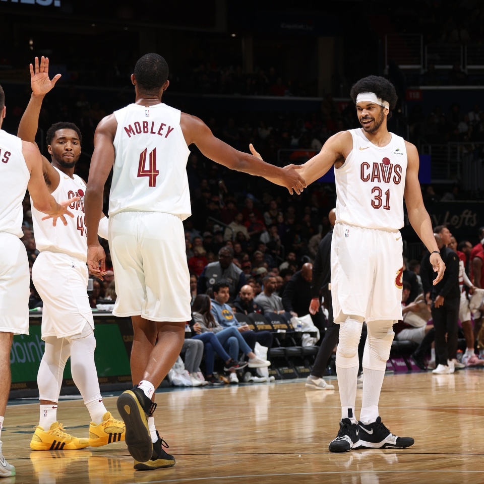 九游娱乐app下载-包含骑士队再战步行者队，取得关键一场胜利的词条