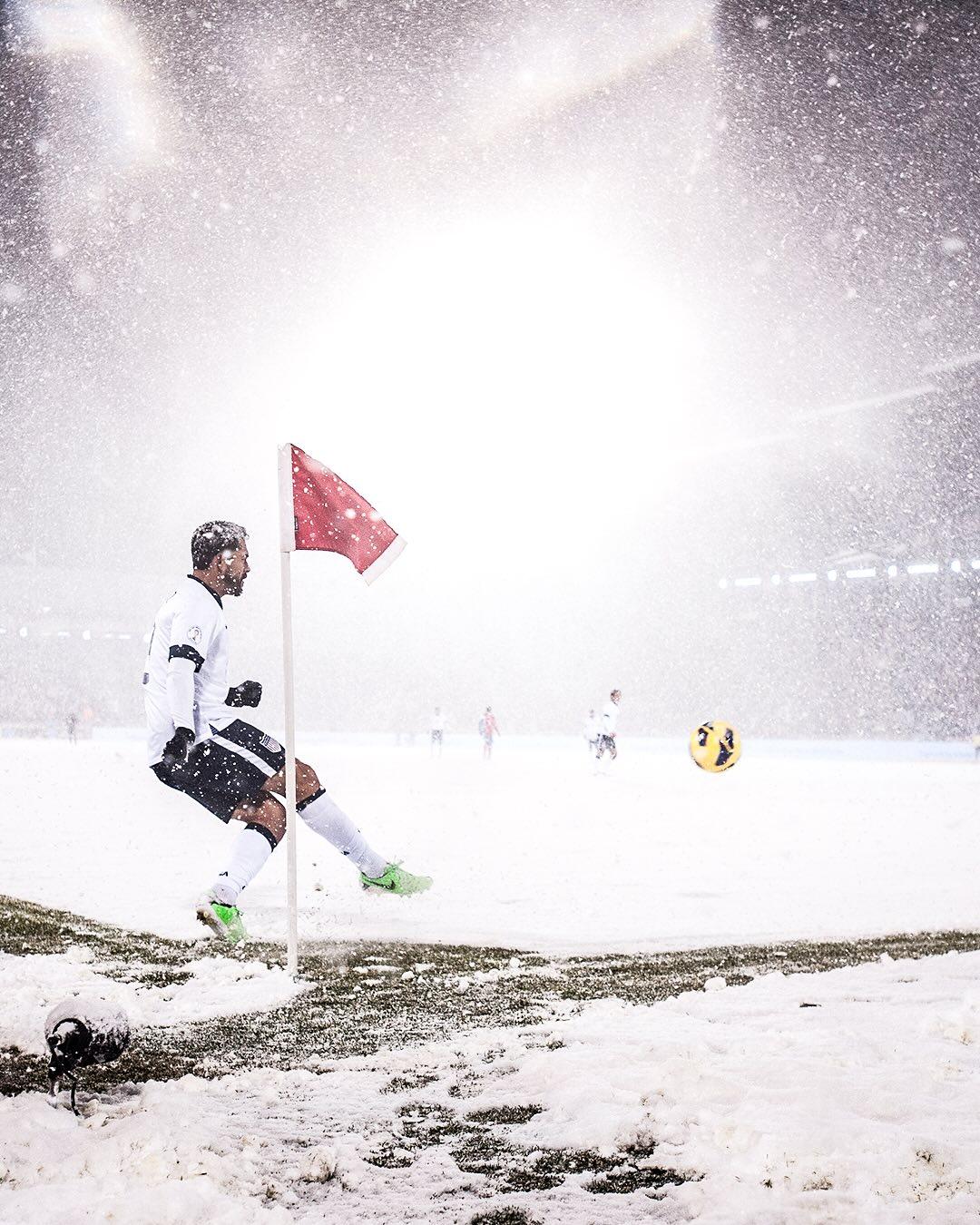 哥斯达黎加队实现逆袭，全队出击获胜