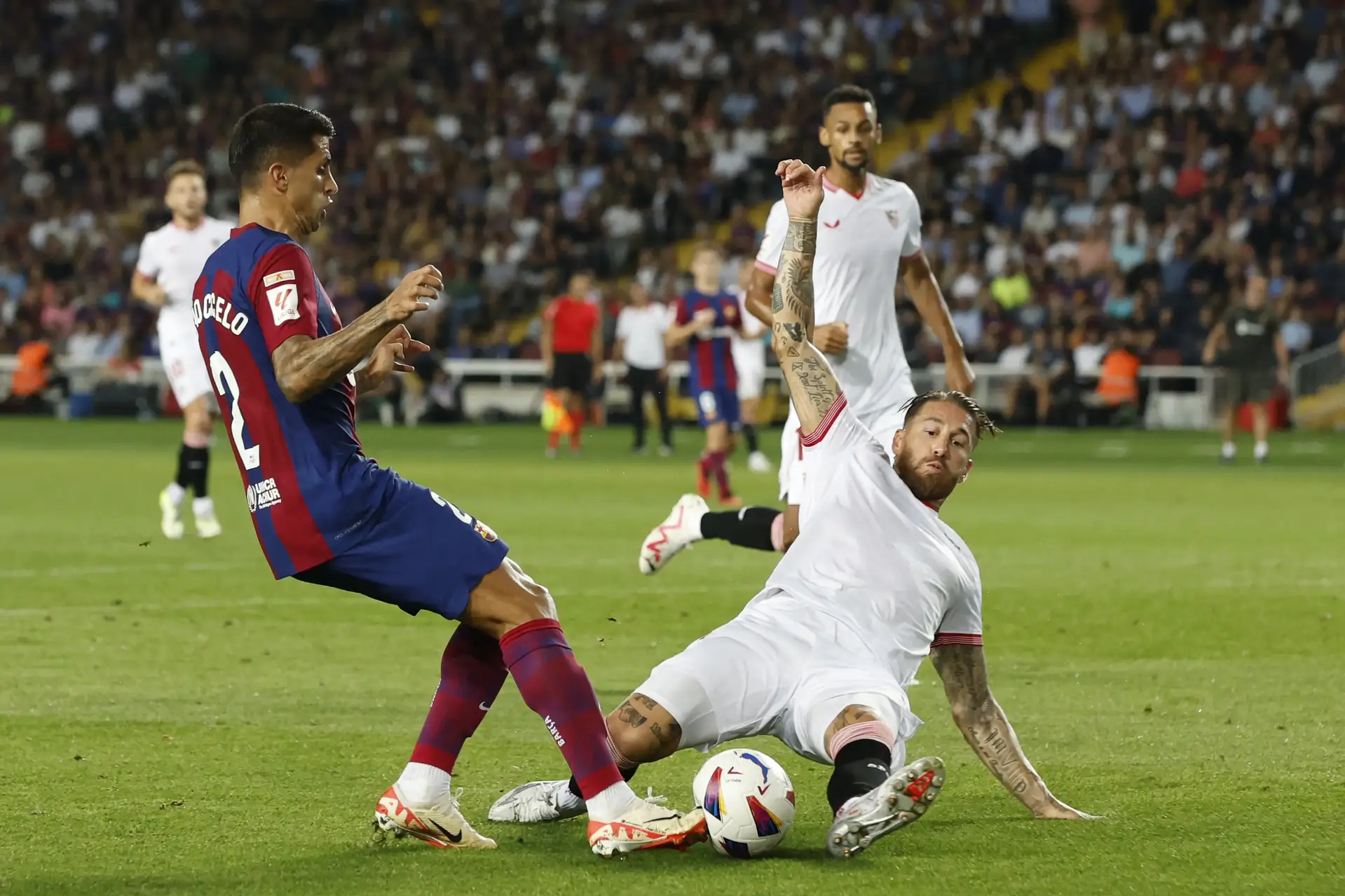 九游娱乐入口-关于塞维利亚客场逆转，巴萨失分遭遇尴尬的信息