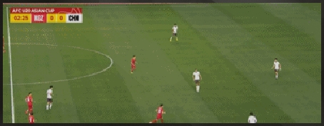 九游娱乐官方-球场上的对抗让观众眼前一亮