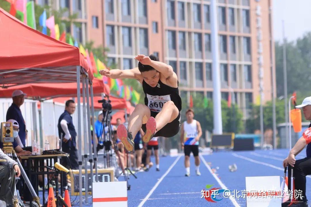 力争上游,突破自我挑战体育极限的简单介绍 力争上游,突破自我挑战体育极限的简单介绍