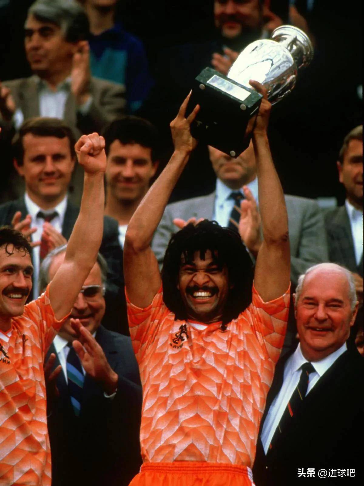 包含荷兰VS德国:强强对话冠军气质尽显的词条 包含荷兰VS德国:强强对话冠军气质尽显的词条