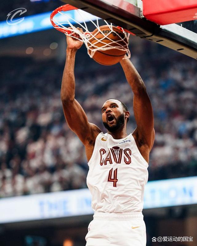 关于克利夫兰骑士队球员因受伤缺席比赛的信息 关于克利夫兰骑士队球员因受伤缺席比赛的信息