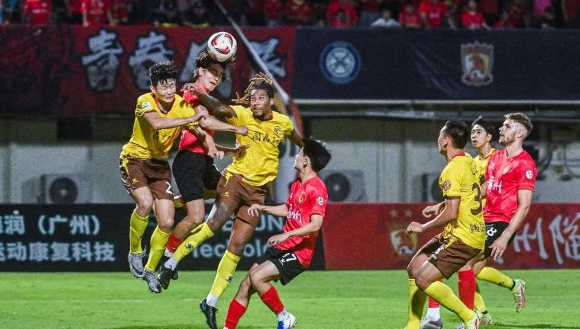 9you娱乐-广州队再次失利，摆脱不了低谷