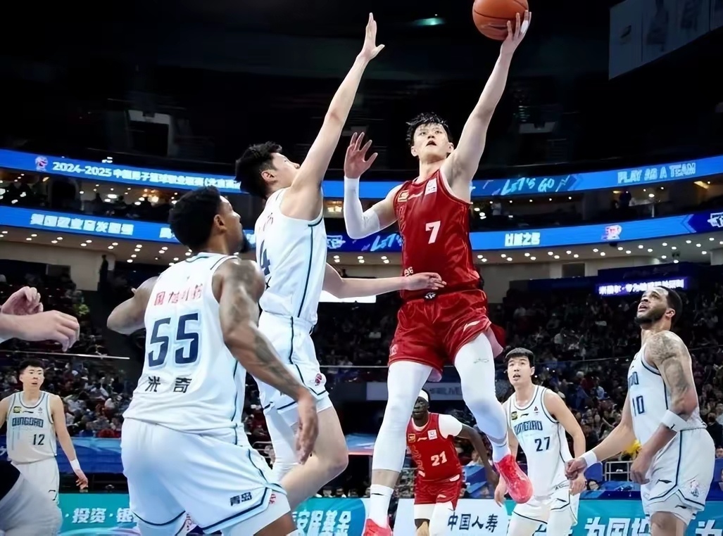 精彩纷呈！精英球队争锋相对，火药味十足