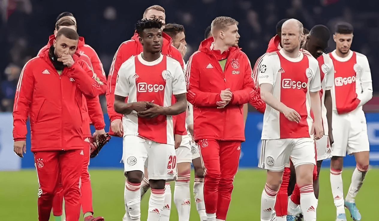 包含阿贾克斯继续保持不败,豪取七连胜的词条 包含阿贾克斯继续保持不败,豪取七连胜的词条