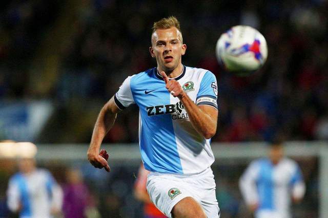 布莱克本主场十连胜，锁定晋级名额