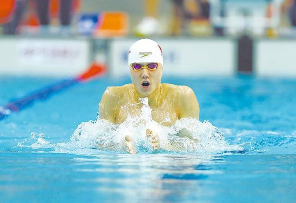 运动员在比赛中展现了出色的实力