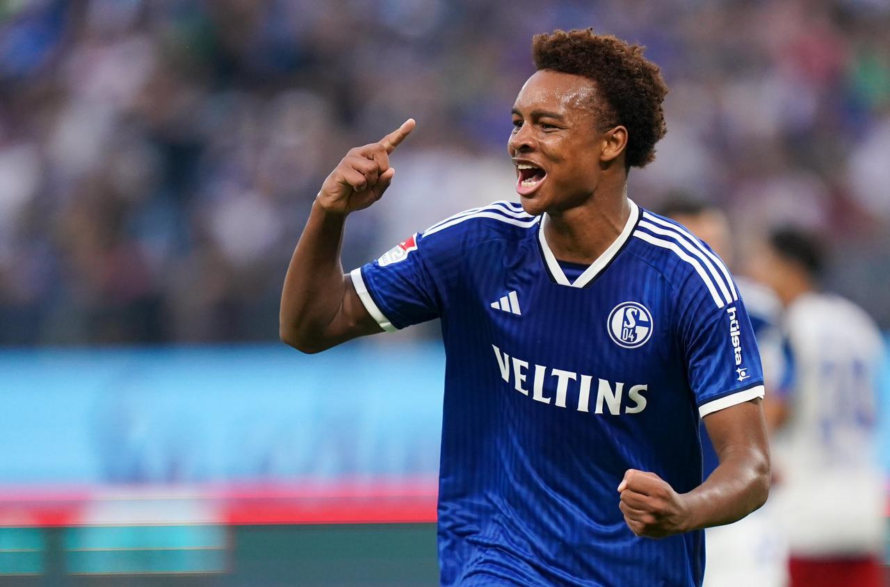 九游娱乐官方网站-沙尔克中场调整展现成效，球队反弹势头可期