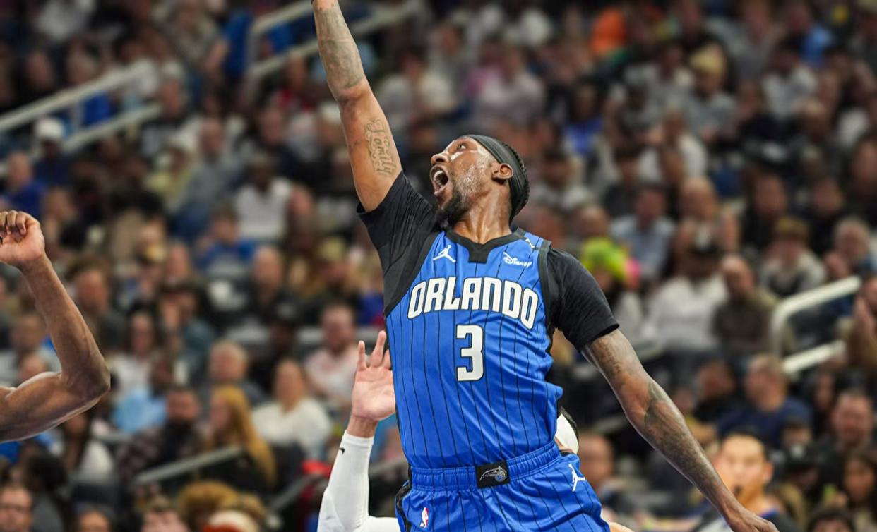 猛龙外线球员三分连中,率领球队逆袭胜利 猛龙外线球员三分连中,率领球队逆袭胜利