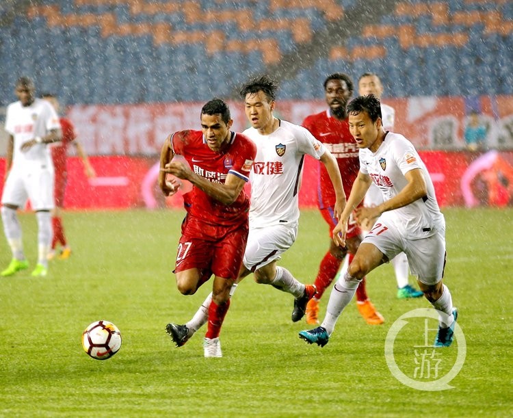 关于重庆斯威主场惜败,保级形势严峻!的信息 关于重庆斯威主场惜败,保级形势严峻!的信息