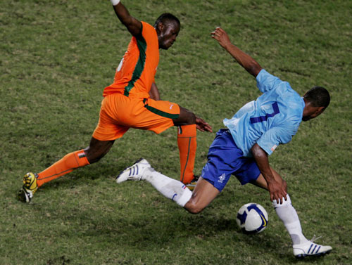 九游体育官方入口-关于甘冈足球俱乐部稳定发挥，保持不败势头的信息