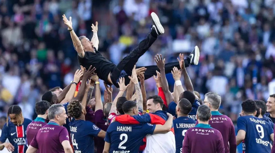 九游娱乐首页-巴黎圣日耳曼大胜对手，继续领跑