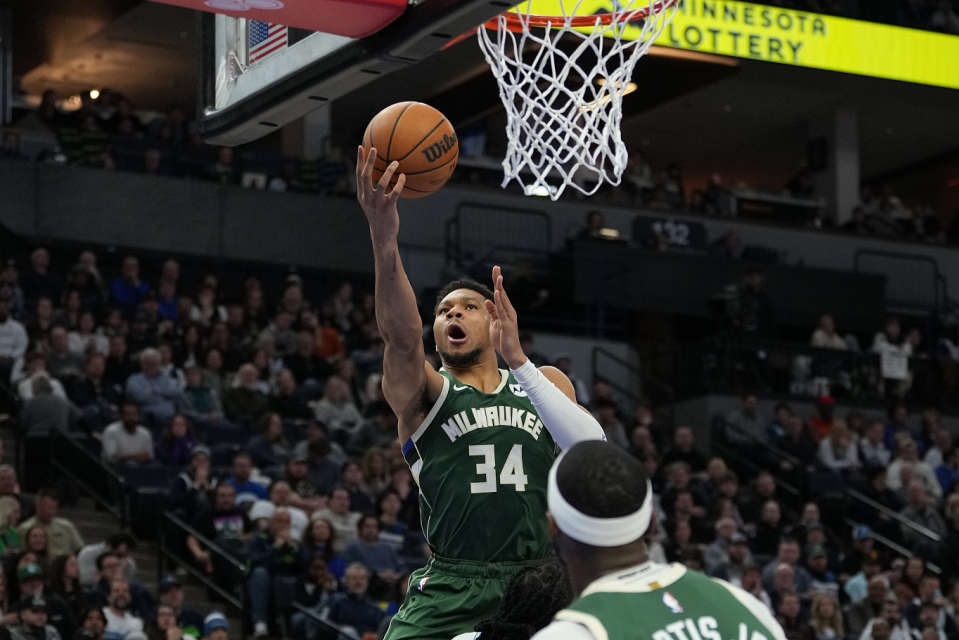 雄鹿擒森林狼,取得五连胜 雄鹿擒森林狼,取得五连胜