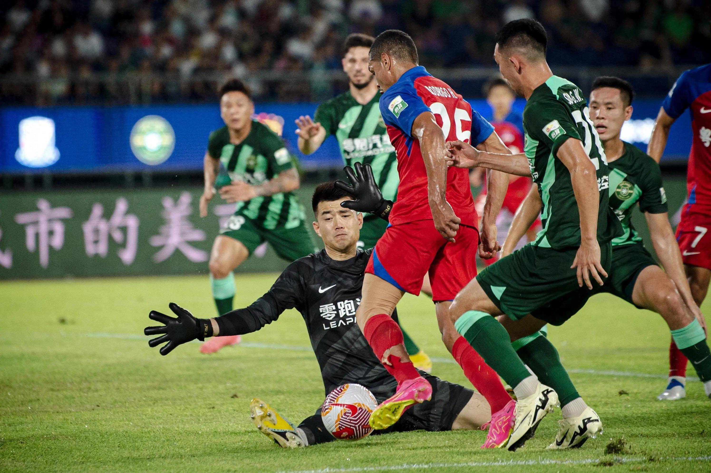 精彩回放赛事,球队攻守兼备 精彩回放赛事,球队攻守兼备