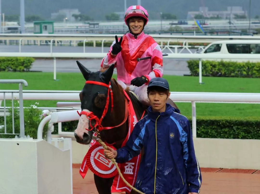 布基纳法索射击新星涌现,勇夺金牌 布基纳法索射击新星涌现,勇夺金牌