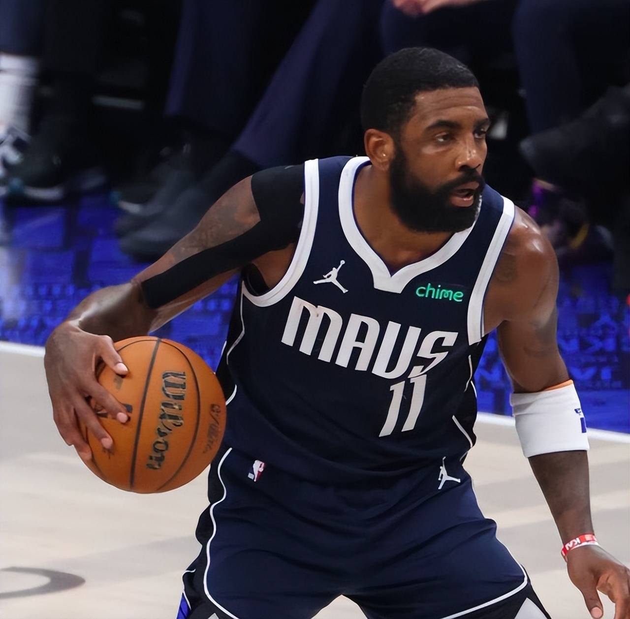 九游app下载-快船轻取广州队，欧文状态火热